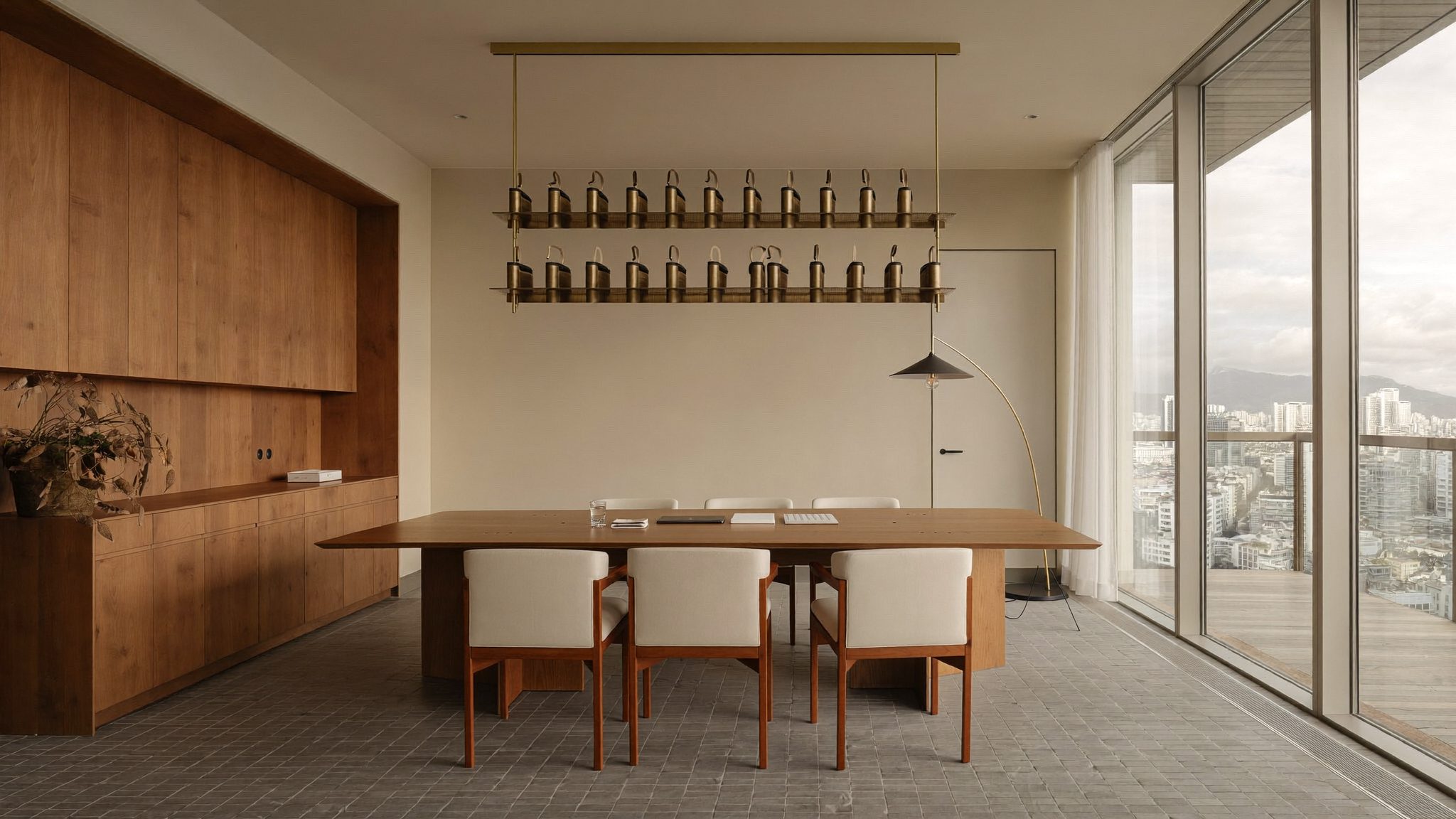 Interior kantor modern di kawasan Rasuna Said, Jakarta